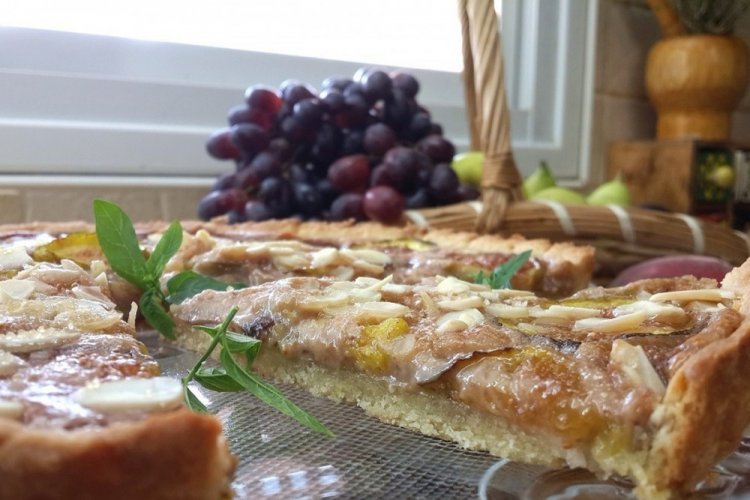 Миндальный пирог с инжиром