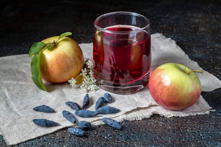 Компот из жимолости и яблок на зиму