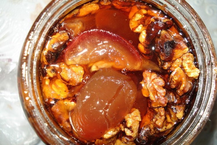 Варенье из груш и яблок с грецкими орехами