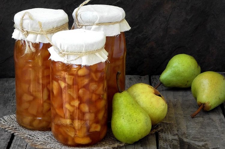 Варенье из груш и яблок с корицей