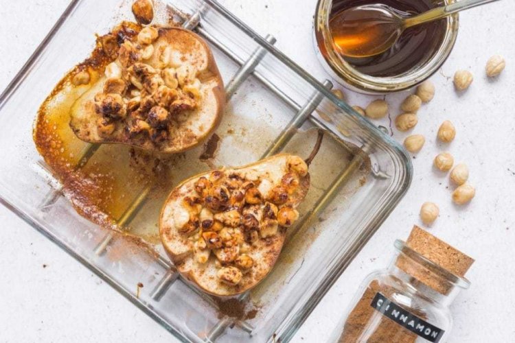 Запеченные груши с медом и орехами