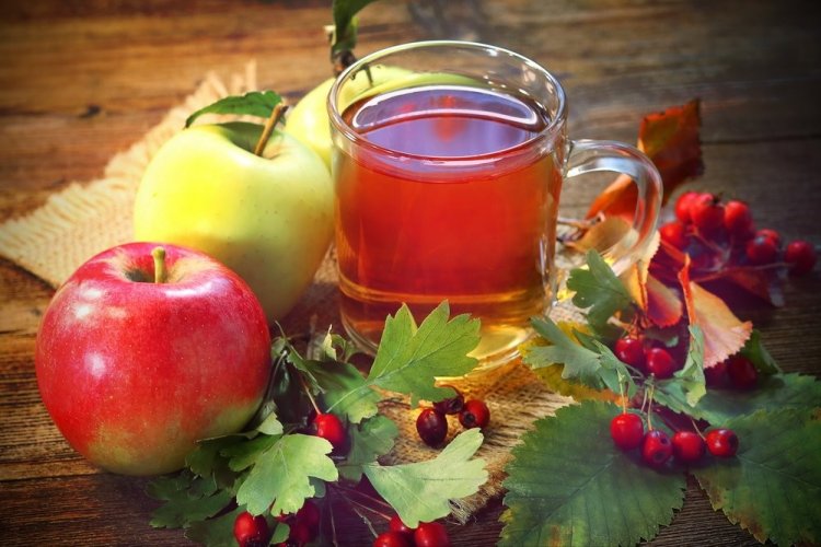 Компот из боярышника с яблоком