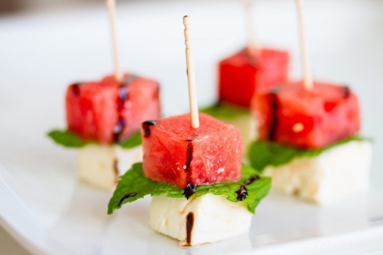 Канапе с арбузом и фетой