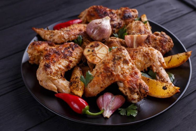 Куриные крылышки на садже