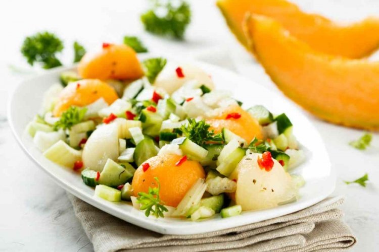 Салат из дыни с сельдереем