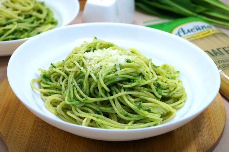 Паста с черемшой и шпинатом