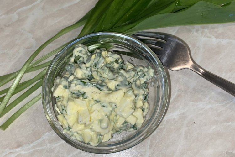 Салат из черемши с редькой