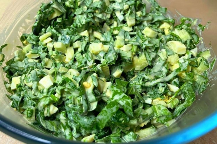 Салат из черемши и яиц