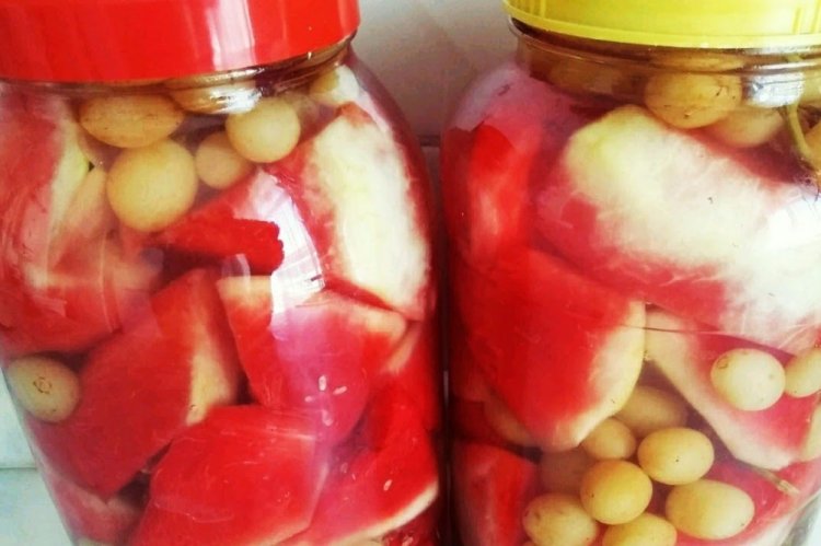 Арбуз с виноградом на зиму