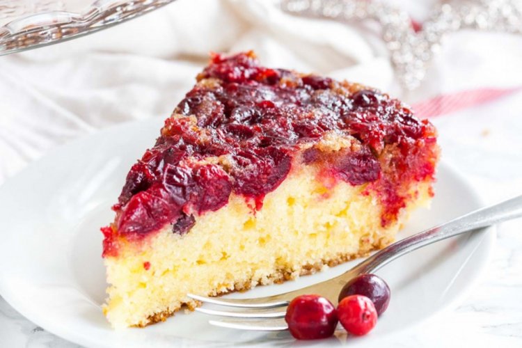 Бостонский пирог с клюквой