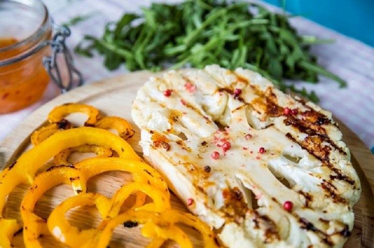 Стейки из цветной капусты на гриле