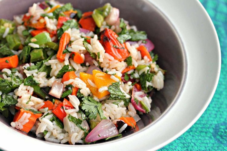 Салат из запеченных овощей с рисом