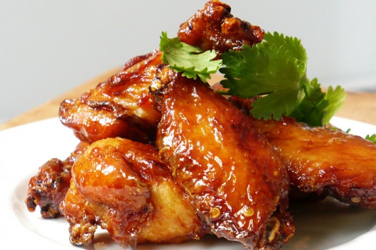 Крылышки в медово-соевом соусе на сковороде