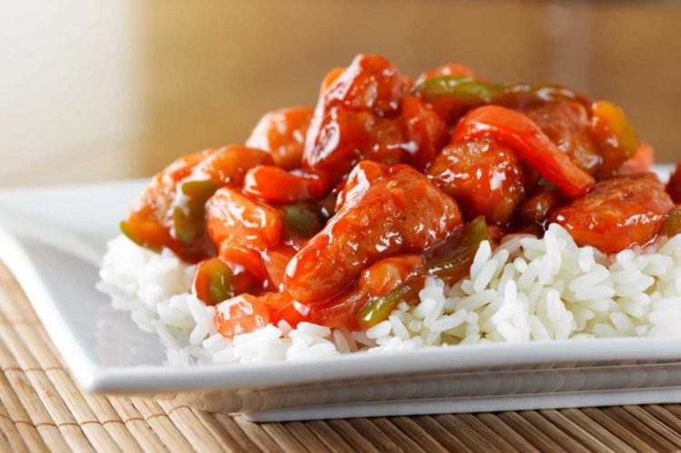 Свинина с овощами и грибами в кисло-сладком соусе