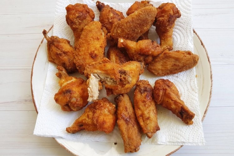 Куриные крылышки во фритюре