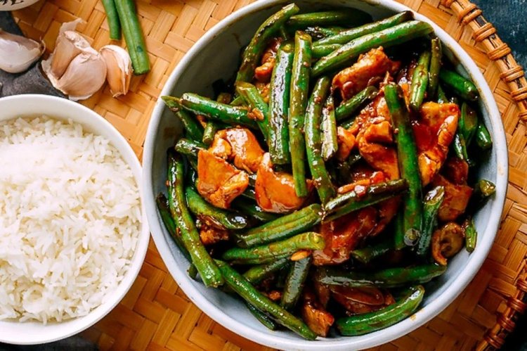 Курица со стручковой фасолью по-корейски