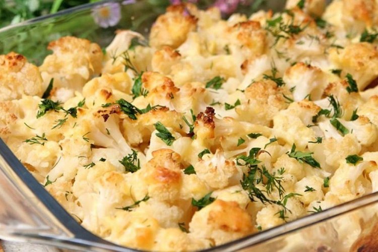 Цветная капуста с курицей и моцареллой в духовке