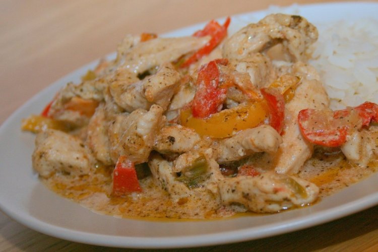 Свинина с овощами в сливочном соусе