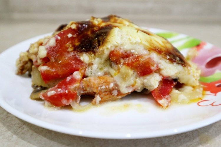 Свинина с помидорами в сливочном соусе