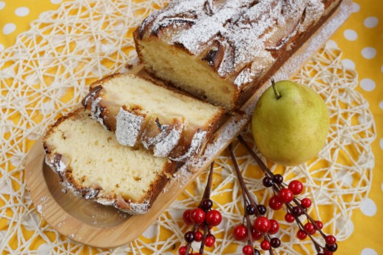 Кокосовый кекс с грушей