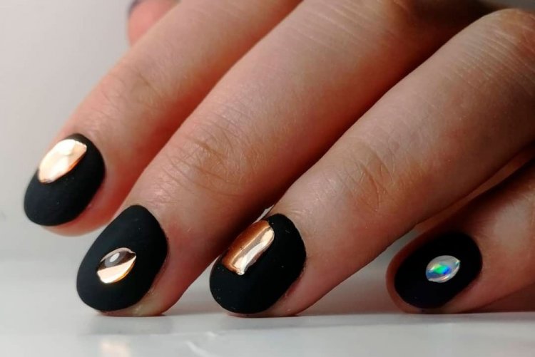 Маникюр «‎Жидкий металл»