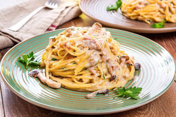 Паста с беконом и грибами
