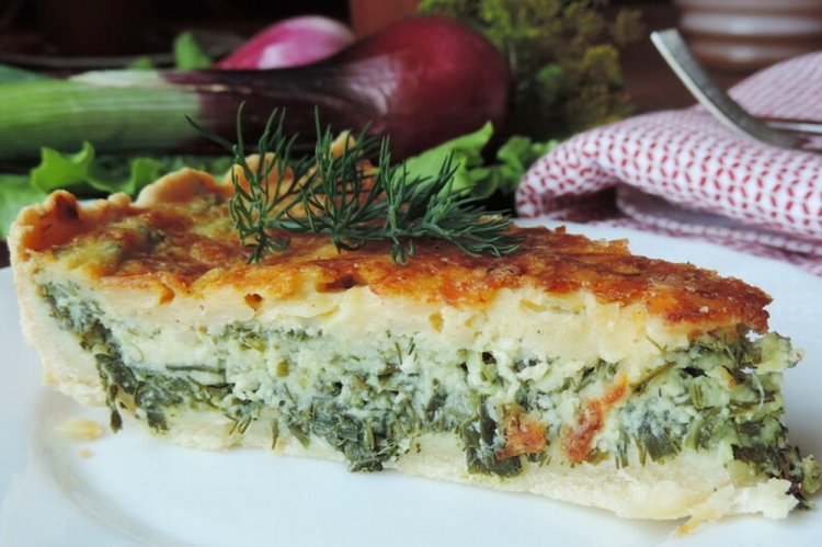 Заливной пирог с творожным сыром и зеленью