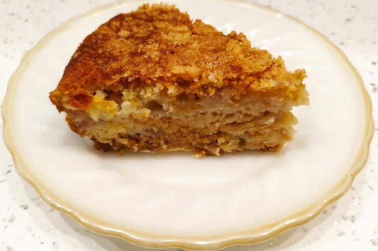 Насыпной пирог с грушей и молочной заливкой