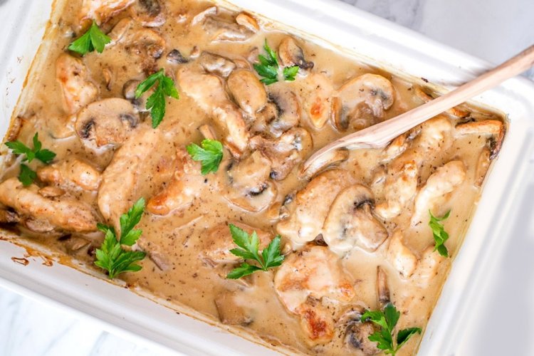 Куриное филе с грибами и сливками в духовке