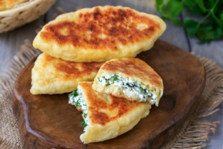 Творожные пирожки с брынзой
