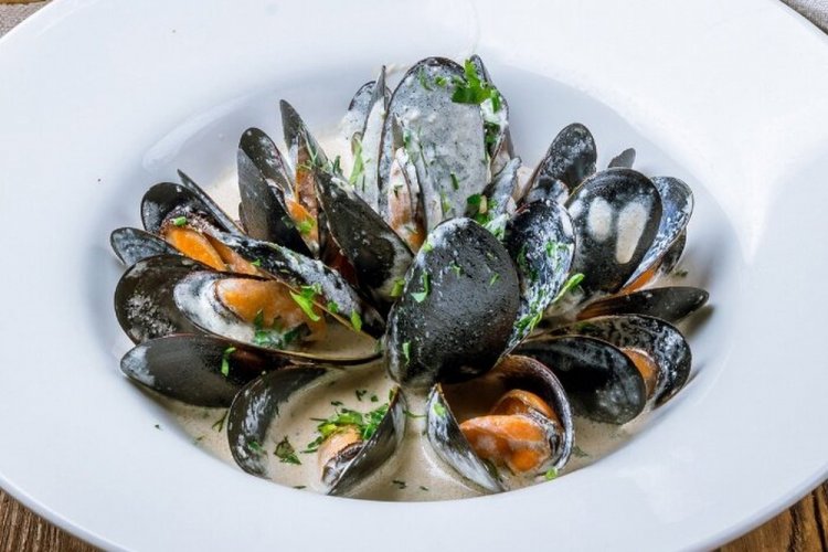 Мидии в сливочно-чесночном соусе с сыром Дор Блю