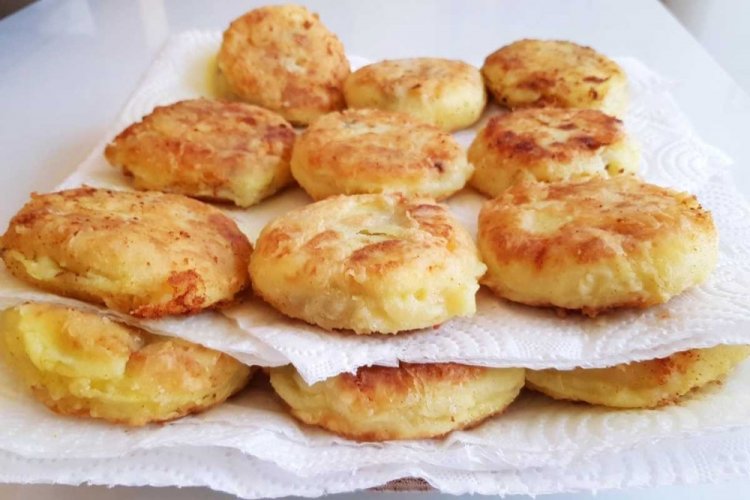 Постные ленивые пирожки с картошкой