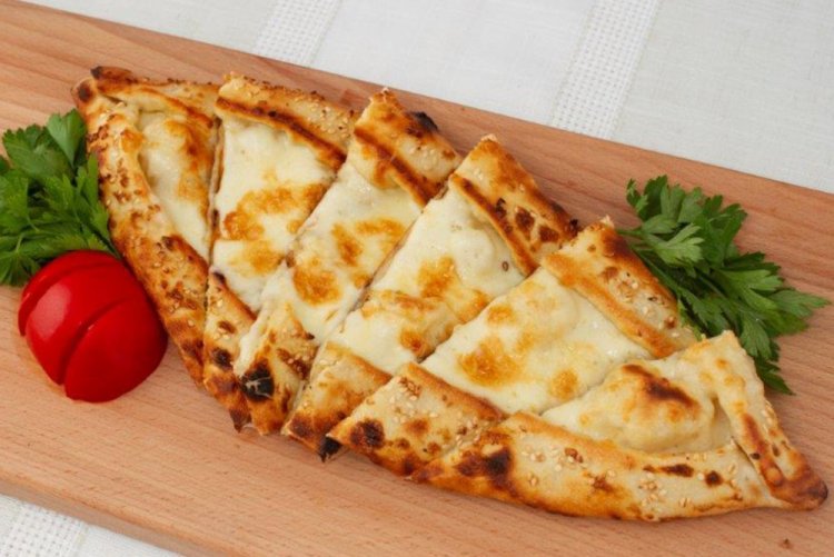 Пиде со страчателлой