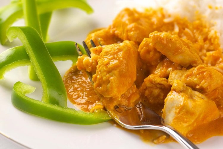 Тушеная курица в арахисовой пасте