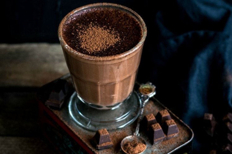 Горячий шоколад с арахисовой пастой