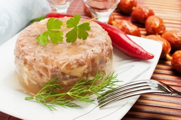 Холодец из куриных шеек