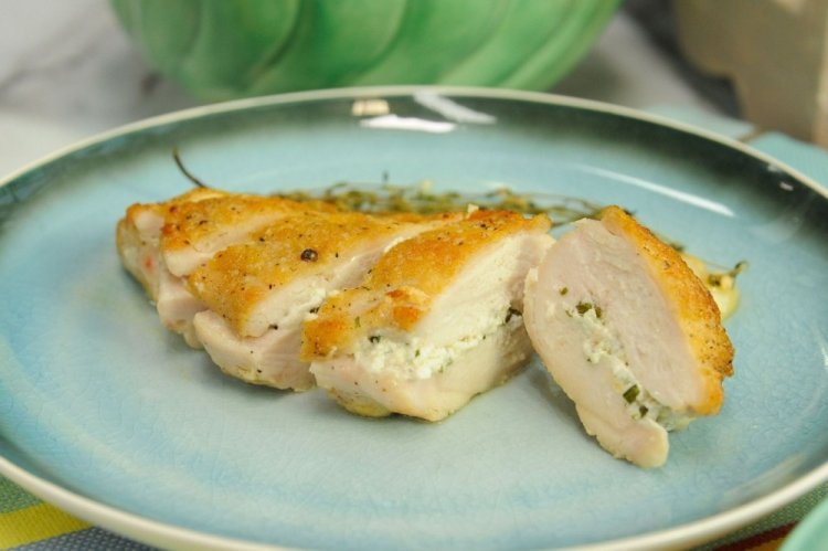 Куриные рулетики с творожным сыром