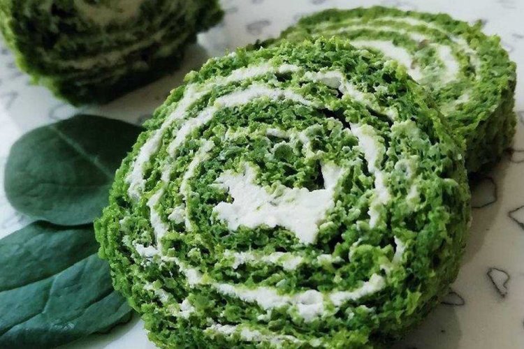 Рулет из шпината с творожным сыром