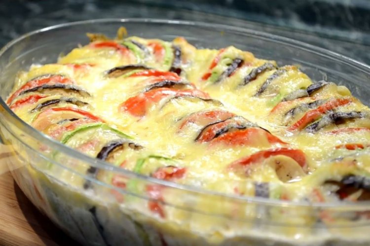 Рататуй под сыром в духовке