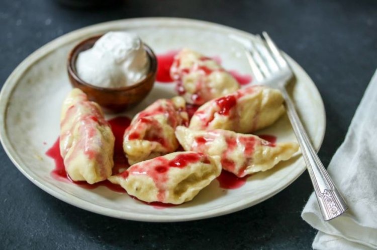 Вареники с клубничным вареньем