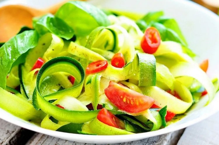 Салат из молодых кабачков к плову