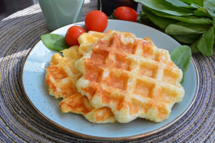 Сырные вафли с творогом в вафельнице