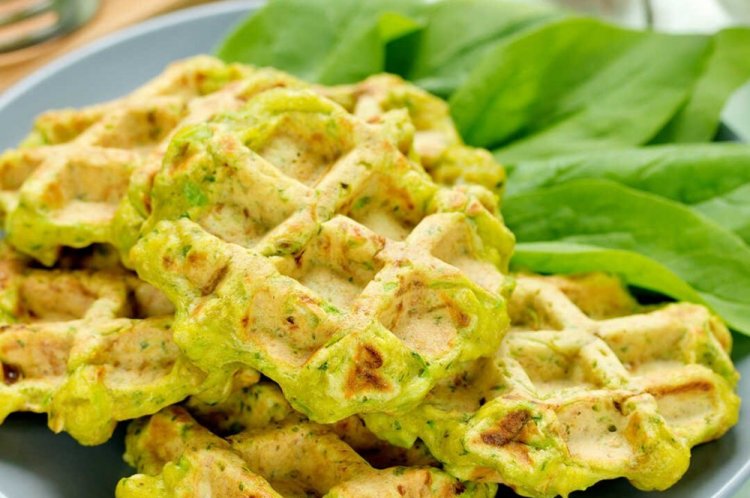 Сырные вафли со шпинатом