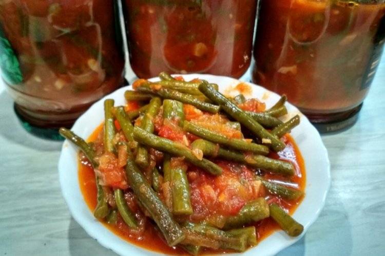 Салат с болгарским перцем, морковью и стручковой фасолью на зиму