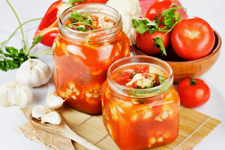 Салат с болгарским перцем, морковью и цветной капустой на зиму