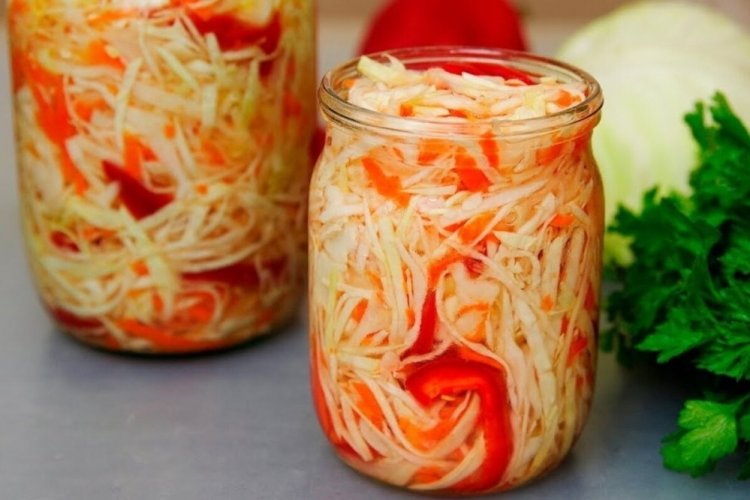 Капустный салат с болгарским перцем, морковью на зиму