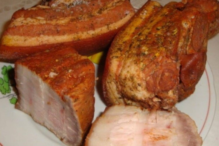 Сало в луковой шелухе с жидким дымом