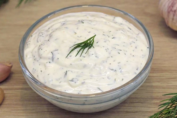 Сметанный соус с укропом