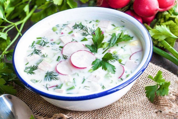 Холодник с мясом на кислом молоке