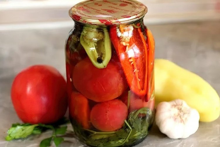 Помидоры с болгарским перцем и сельдереем на зиму